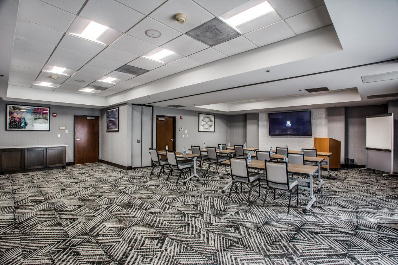 Hyatt Place Fort Worth / Cityview Экстерьер фото