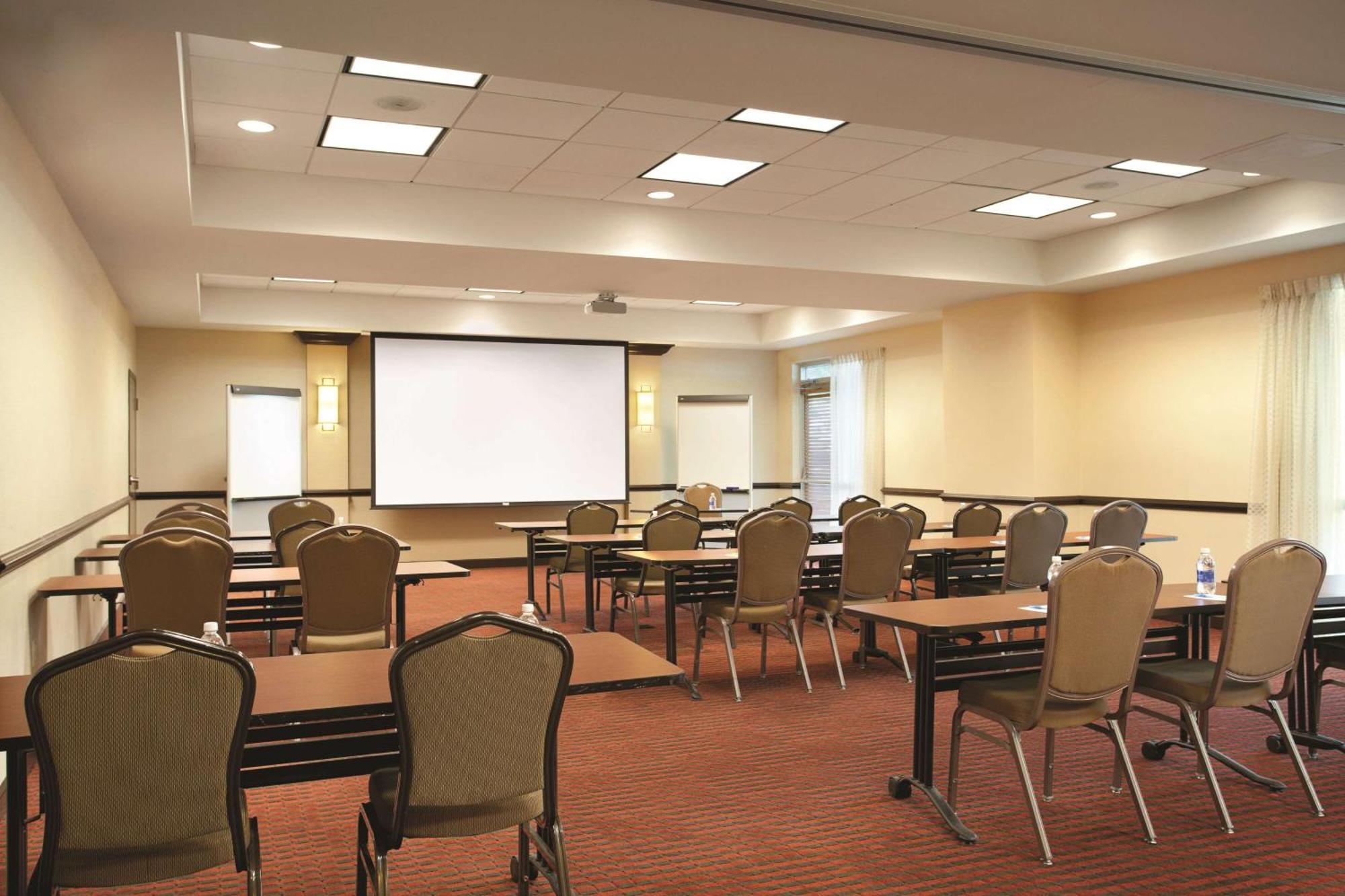 Hyatt Place Fort Worth / Cityview Экстерьер фото