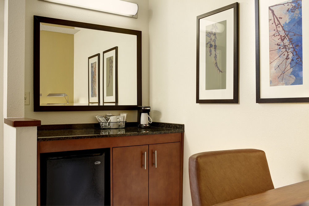 Hyatt Place Fort Worth / Cityview Экстерьер фото